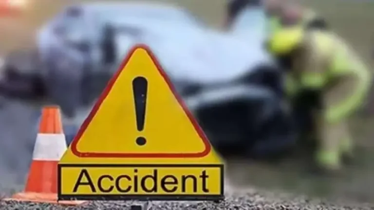 Accident:दर्दनाक सड़क हादसा:शराब के नशे में ट्रक चालक ने आटो को मारी टक्कर 10 सवार यात्री में 9 लोगो की हुई मौत,एक गंभीर घायल की चल रही उपचार