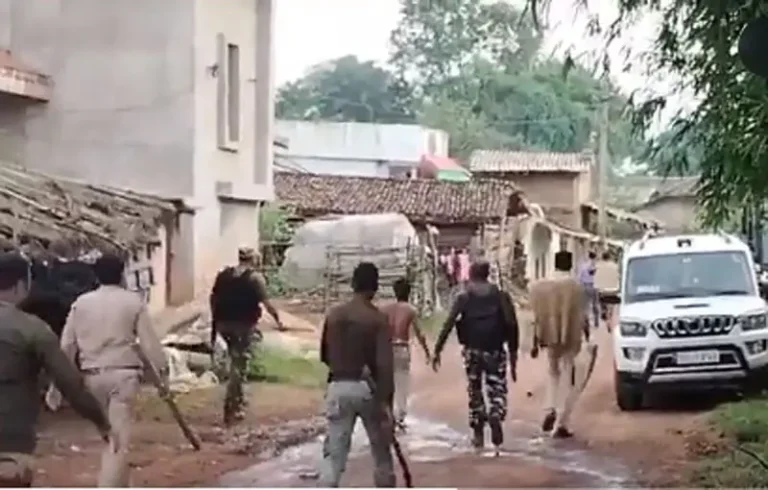 CG की बड़ी खबर:पूर्व सरपंच sarpanch को जिंदा जलाया, 40 गिरफ्तार
