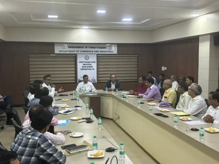 Industries Minister Lakhan Lal Dewangan:उद्योग मंत्री लखनलाल देवांगन ने प्रदेश के सभी सीमेंट कंपनियों के प्रमुखों के साथ ली बैठक और कहा दाम बढ़ाने से पहले सरकार से परामर्श जरूर करें