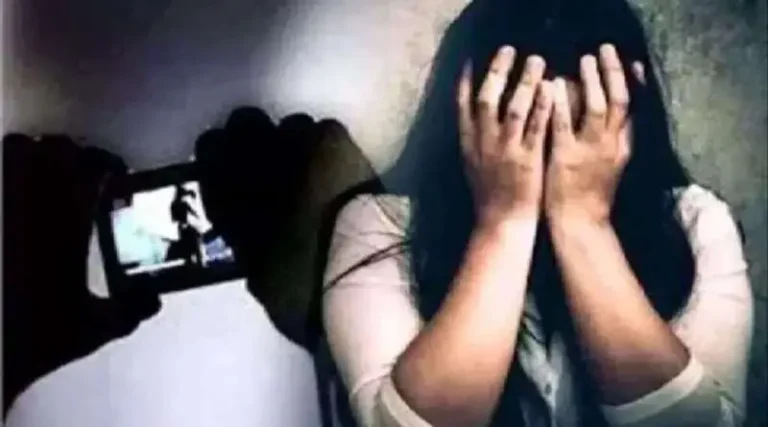 रामनगरी अयोध्या में हैवानियत:धमका कर गेस्ट हाउस, गैराज में अलग अलग करते रहे दुष्कर्म