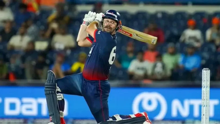 Cricket:ऑस्ट्रेलिया के इस घातक बल्ले बाज ने एक ओवर में ठोक डाले 30 रन