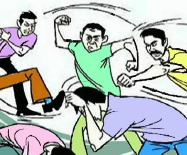 CG:स्कूली छात्रों के बीच हिंसक झड़प,एक पक्ष के बच्चे ने तो हाथ में फाइटर लगाकर..