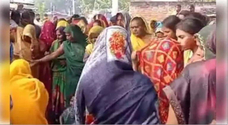 उड़द की पकौड़ी खाने से एक ही परिवार के दो सदस्यों की मौत, चार की हालत गंभीर