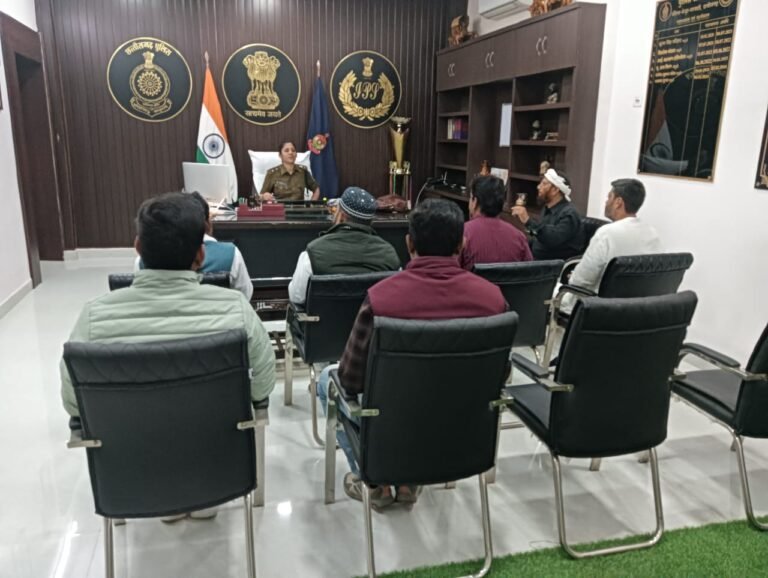पुलिस प्रशासन नही कर रहा कार्यवाही सी एम ओ नारायण साहू के खिलाफ
