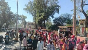 नगर पालिका अध्यक्ष चुनाव: निर्दलीय प्रत्याशी राकेश जालान का शक्ति प्रदर्शन : अध्यक्ष और पार्षद प्रत्याशियों ने गाजे-बाजे के साथ भरा नामांकन … 1 IMG 20250128 WA0032