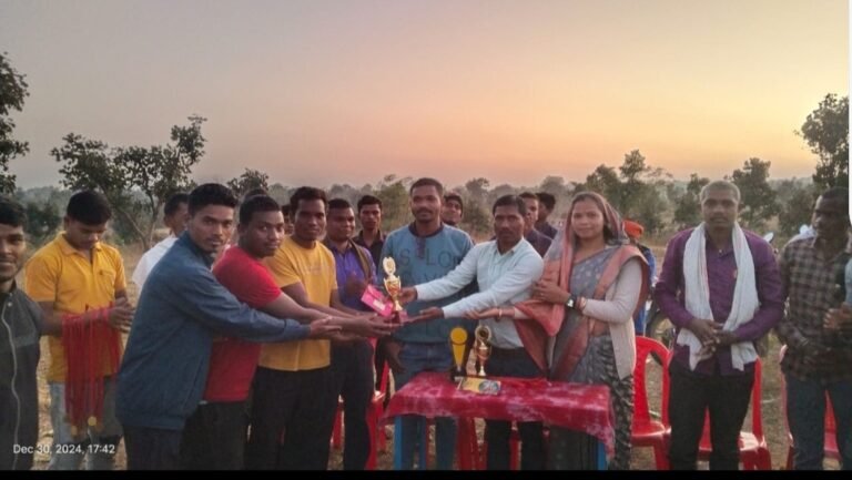 तहसील स्तरीय क्रिकेट प्रतियोगिता सेमहृदर्री के भाठाटिकरा का समापन समारोह. ममता पावले ने किया सम्बोधित
