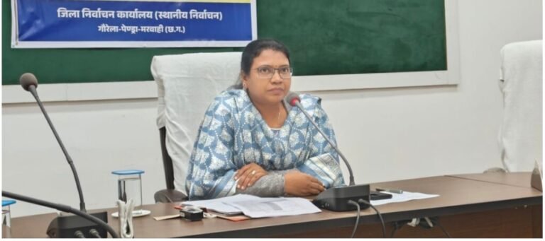 राज्य शासन के आदेश अनुसार जिले के सभी सरकारी कार्यालय का किया गया निरीक्षण जहा पांच प्रमुख कार्यालय में लटका रहा ताला. जिला कलेक्टर ने की कार्यवाही