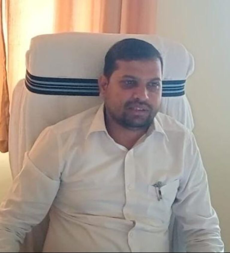 सुशासन तिहार में तहसील कार्यालय पेंड्रारोड से संबंधित प्राप्त आवेदनों का तत्परता के साथ किया जा रहा निराकरण