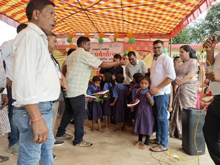 शासकीय माध्यमिक शाला माहोरा में संकुल स्तरीय शाला प्रवेश उत्सव का कराया गया आयोजन