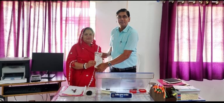 एकलव्य आवासीय स्कूल छात्रावास का अवचक निरीक्षण जिला पंचायत सदस्य राजेश नंदिनी के द्वारा