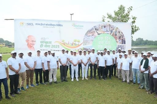 एसईसीएल ने ‘स्वच्छता ही सेवा – स्वच्छोत्सव 2025’ के अंतर्गत लगातार पांचवें वर्ष अरपा नदी घाट पर विशेष स्वच्छता अभियान चलाया