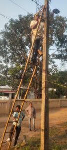 स्ट्रीट लाइट लगने से जगमगाई मरवाही नगर पंचायत की गलियां 2 IMG 20251020 WA0580