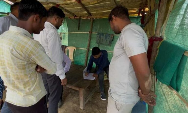 सरकारी पद और खनन कनेक्शन? नौघटा में सचिव की मशीन जब्त,SDM की कार्रवाई