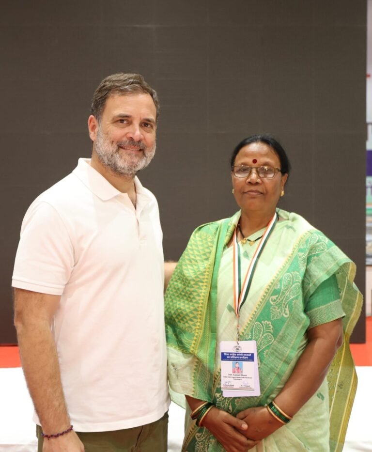संगठन सृजन अभियान: राहुल गांधी ने जिलाध्यक्षों को दिया ‘सबको साथ लेकर चलने’ का मंत्र, जीपीएम जिलाध्यक्ष गजमती भानू ने की आत्मीय मुलाकात