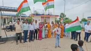 जिला पंचायत सदस्य राजेश नंदनी आर्मो के नेतृत्व में निकाली गई भव्य तिरंगा रैली 2 IMG 20260813 WA0032