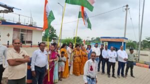 जिला पंचायत सदस्य राजेश नंदनी आर्मो के नेतृत्व में निकाली गई भव्य तिरंगा रैली 3 IMG 20260813 WA0035