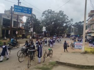 रानी दुर्गावती चौक सकोला में बेटियों की सुरक्षा भगवान भरोसे, नेशनल खिलाड़ी दे रही बरामदे में परीक्षा 1 IMG 20260922 WA0007