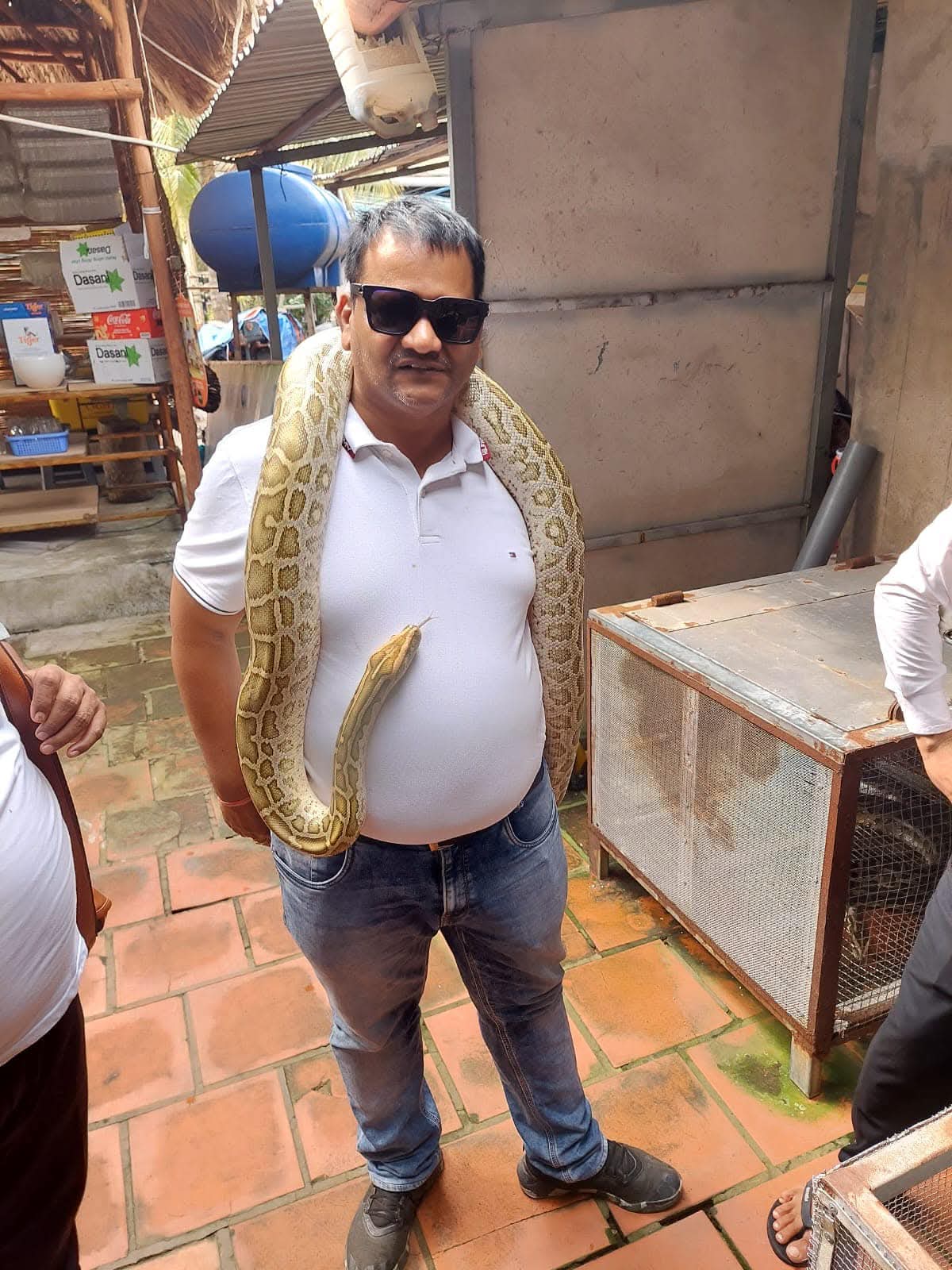 राष्ट्रपति पुरस्कार, कंधे पर सत्ता का गमछा और सरकारी जमीन का सवाल!